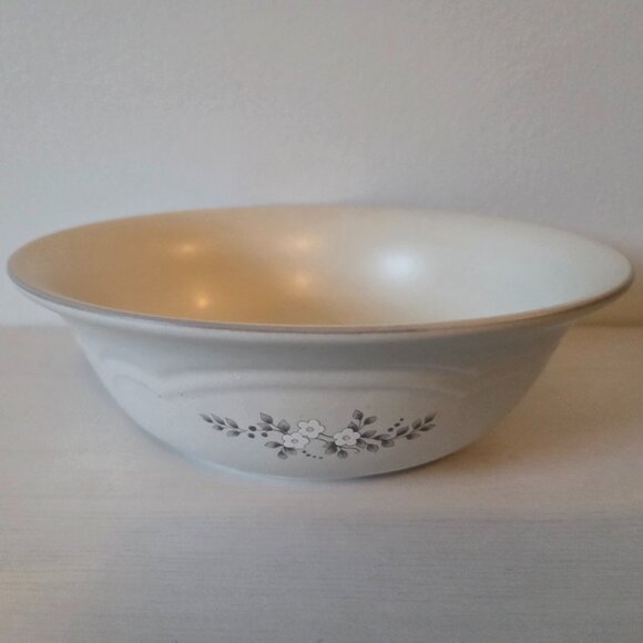 Pfaltzgraff  Heirloom  Vegetable Serving Bowl 8 1/2 Inch Vintage  #011 Floral - Picture 1 of 6